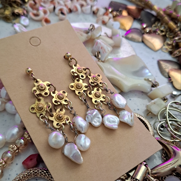 Like ๐ this to be notified when I go live - Picture 6 of 8